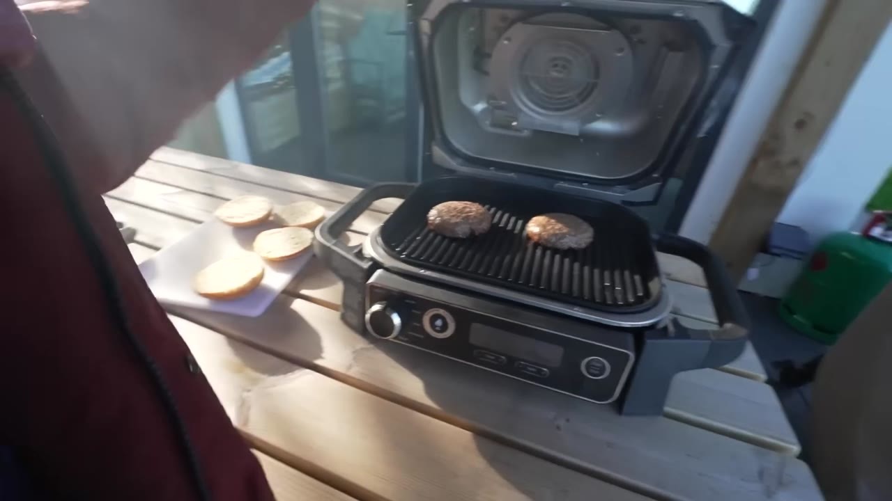 This outdoor Ninja grill made a burger that tasted like a proper barbecue