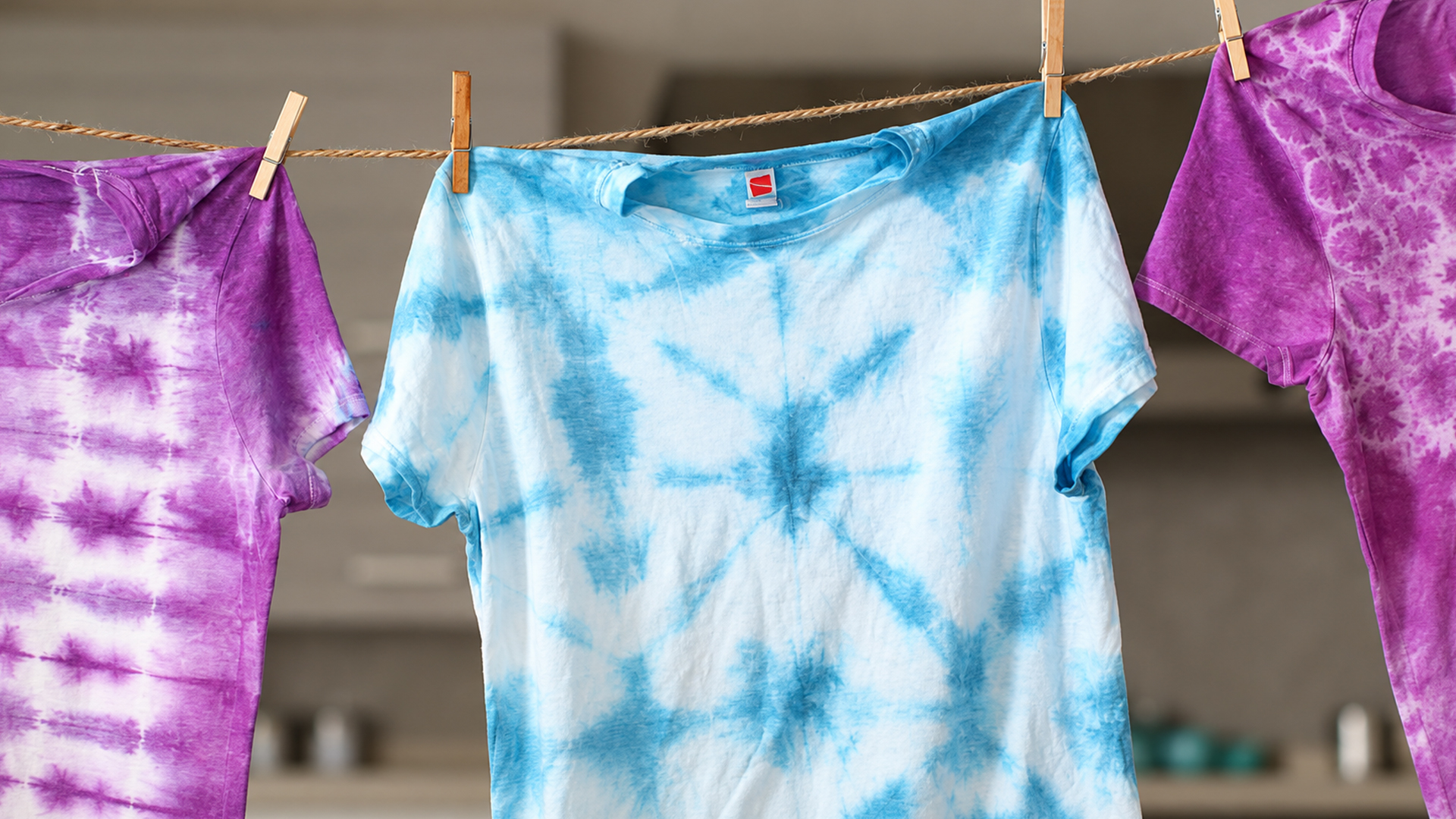3 easy folding techniques to create stunning tie dye shirts
