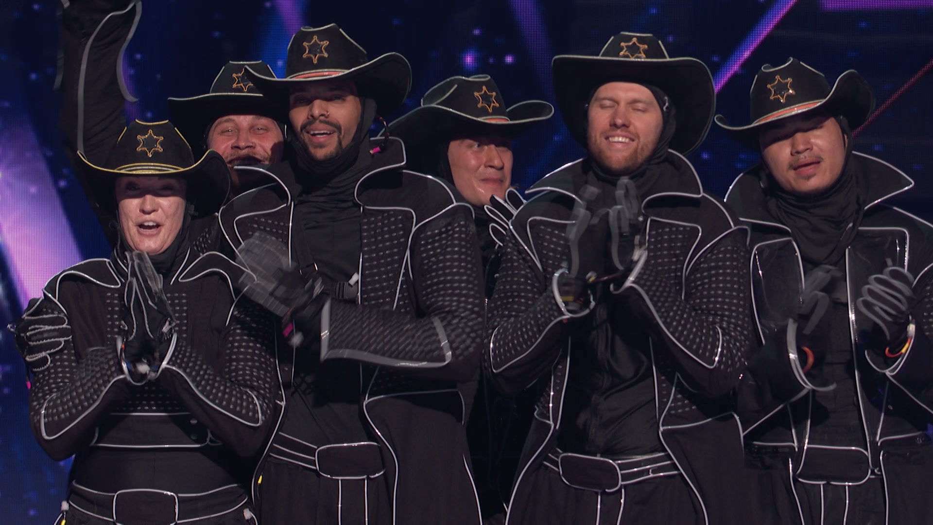 Royal Lasers goes intergalactic with their golden buzzer dance!