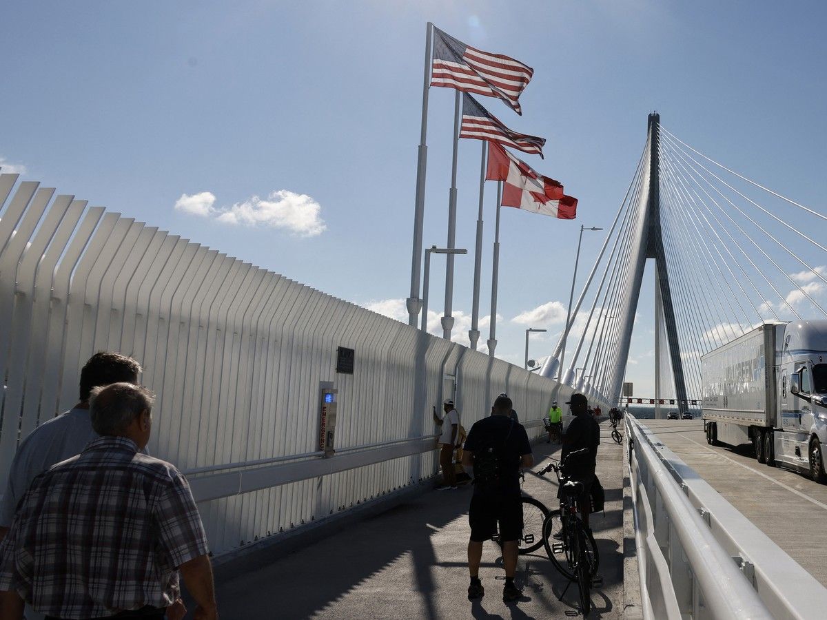 Flags not permitted on Gordie Howe Bridge's shared-use path