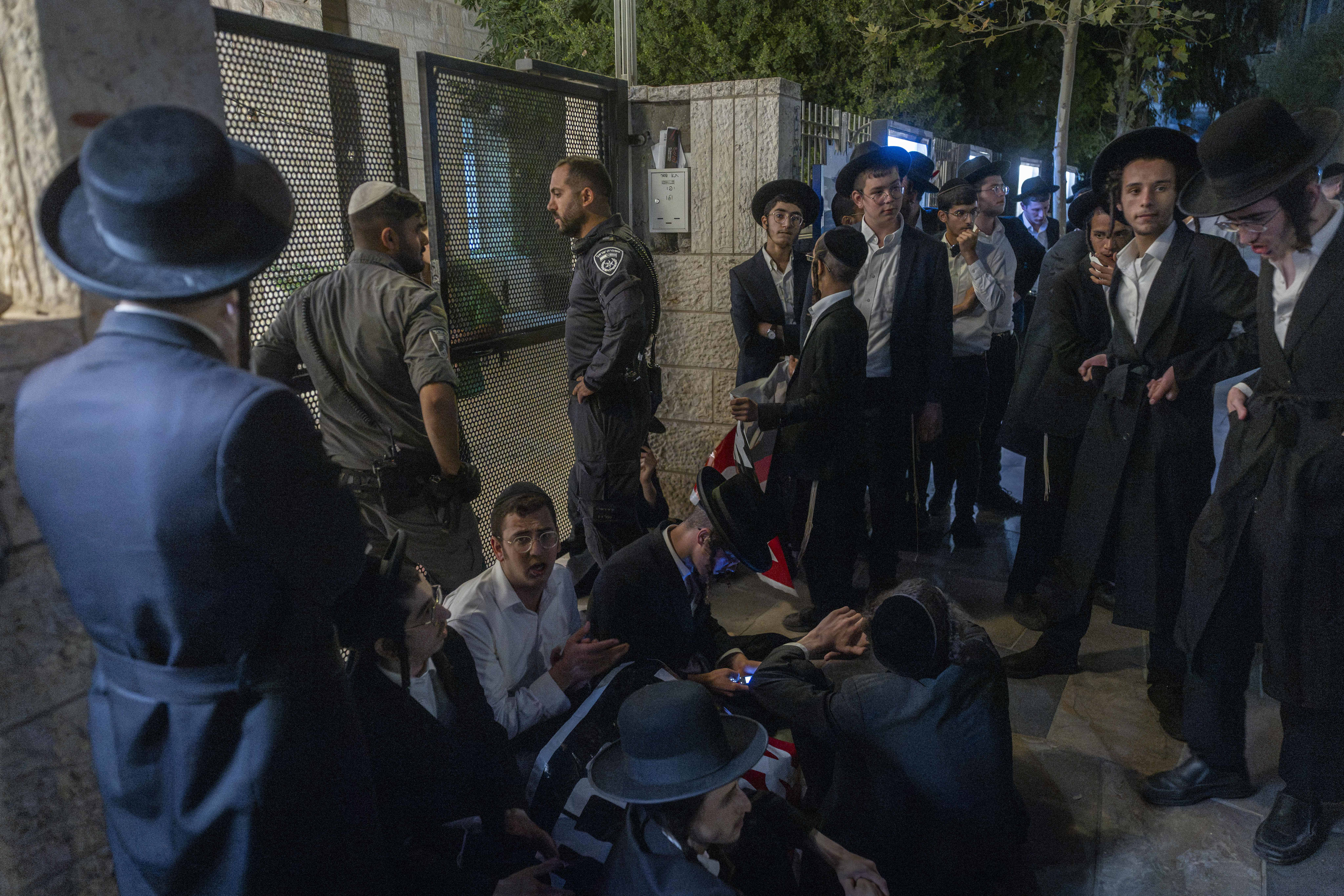Haredi protest erupts in Modi'in after military police move to arrest ...