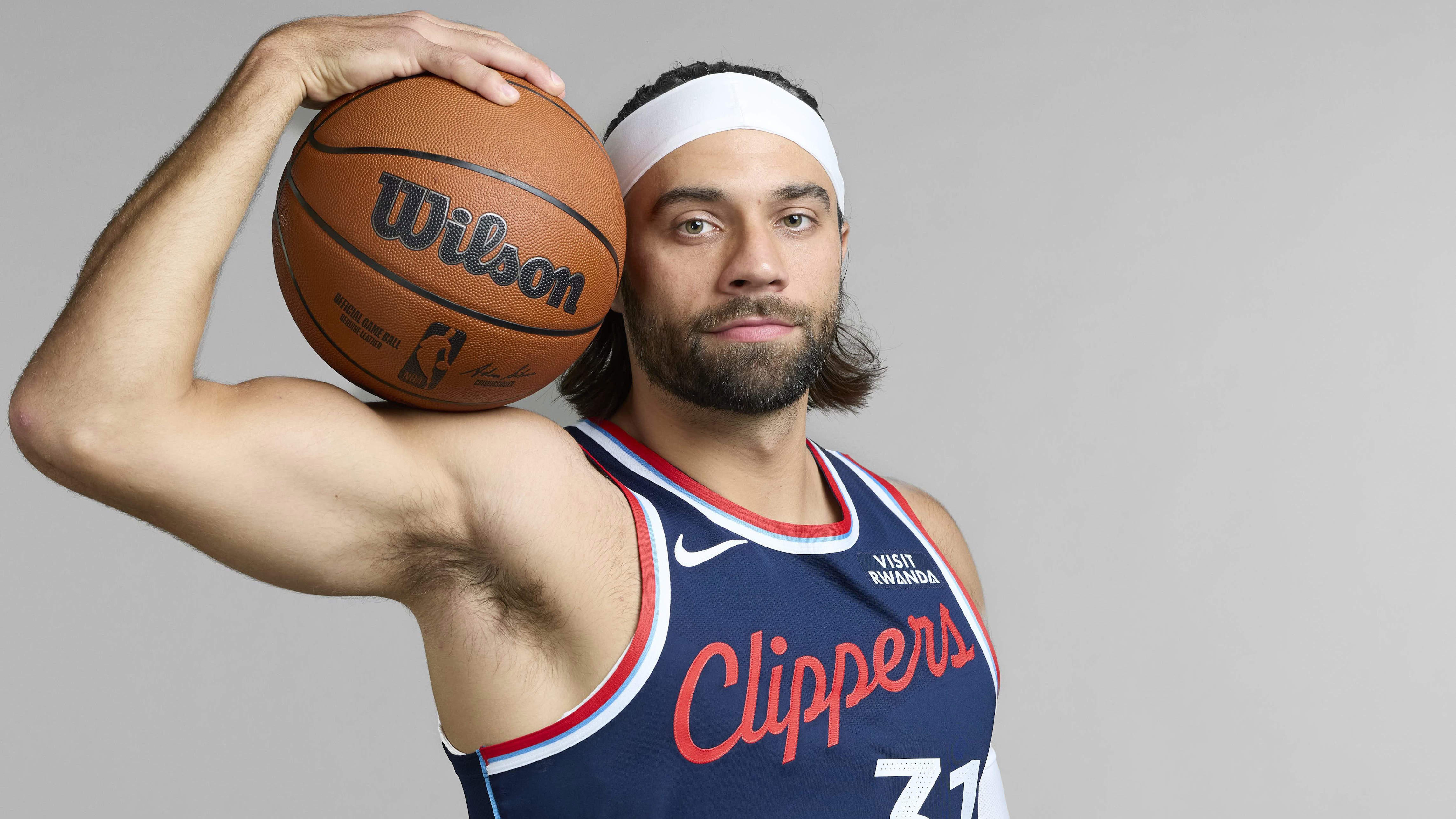 Clippers provide telling Max Strus injury update after exiting ...