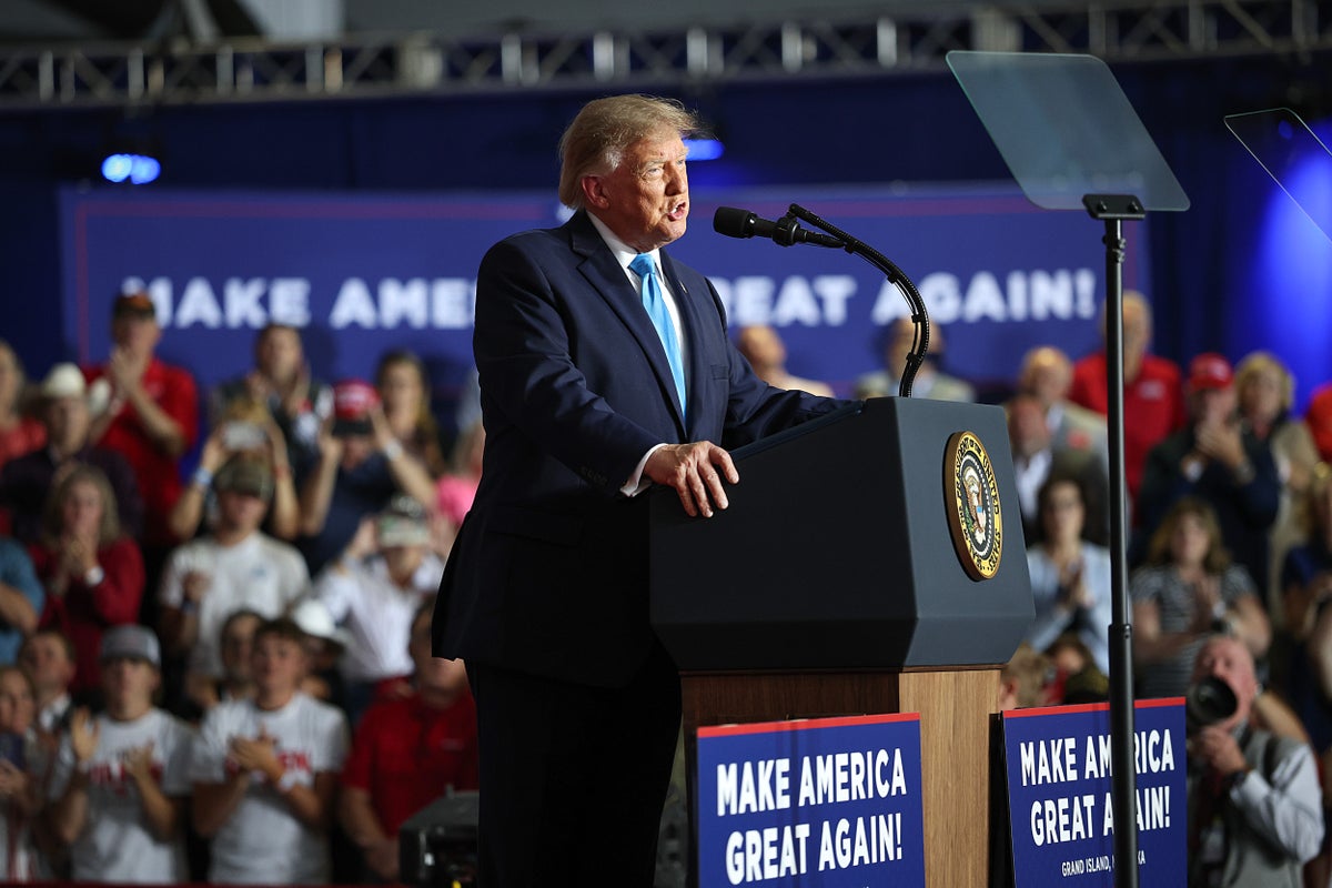 Trump spends rally complaining about how he is treated by media