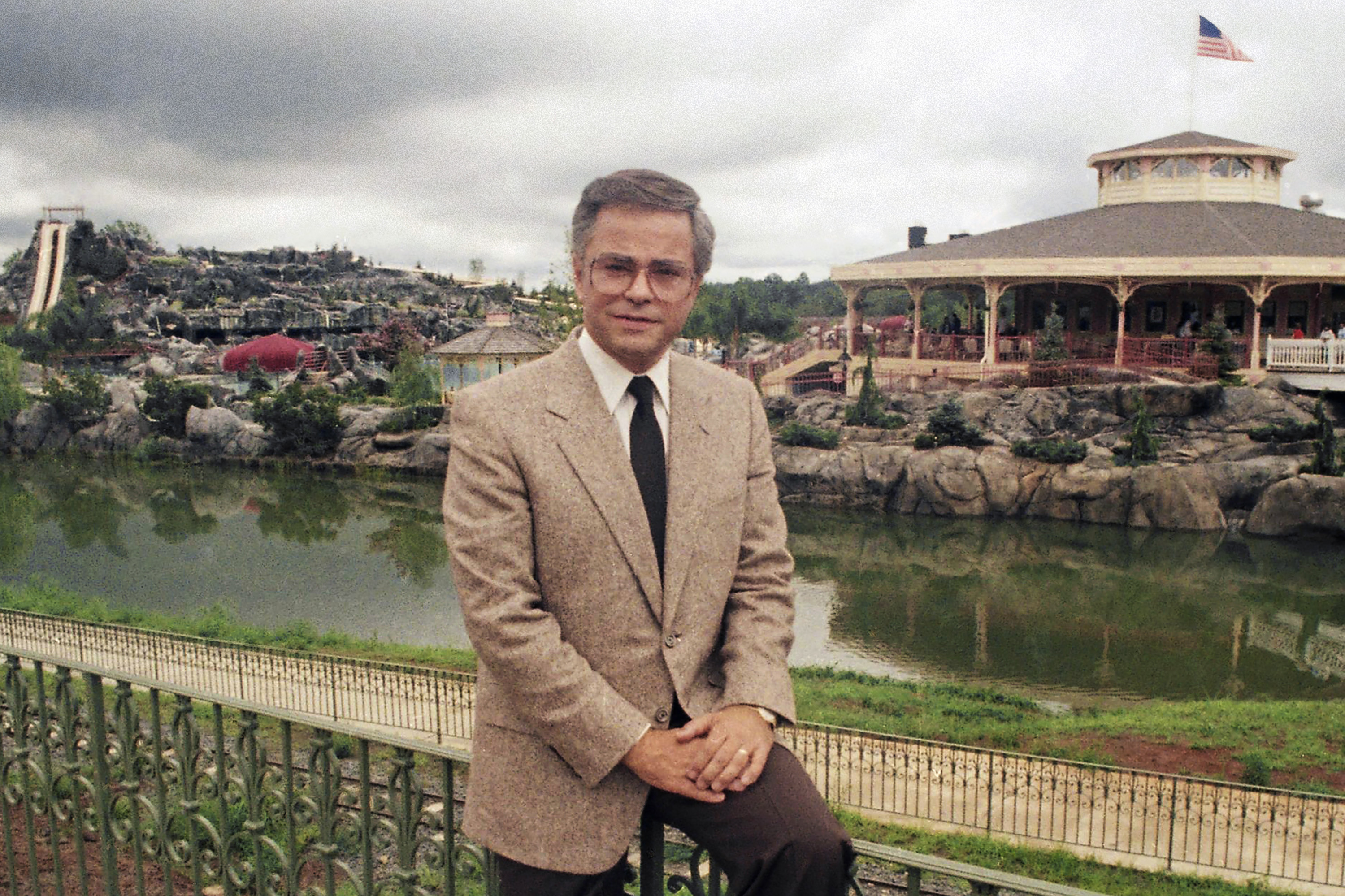 Jim Bakker, disgraced televangelist who went to prison, dies at 86