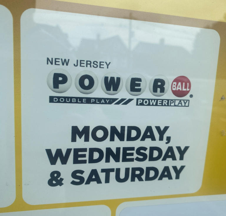 After Florida ticket wins big, Powerball jumps to $716 million for Oct. 28