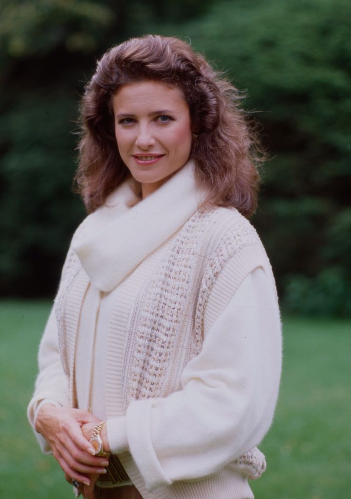 Mimi Rogers, primera esposa de Tom Cruise, de vuelta al ojo público a ...
