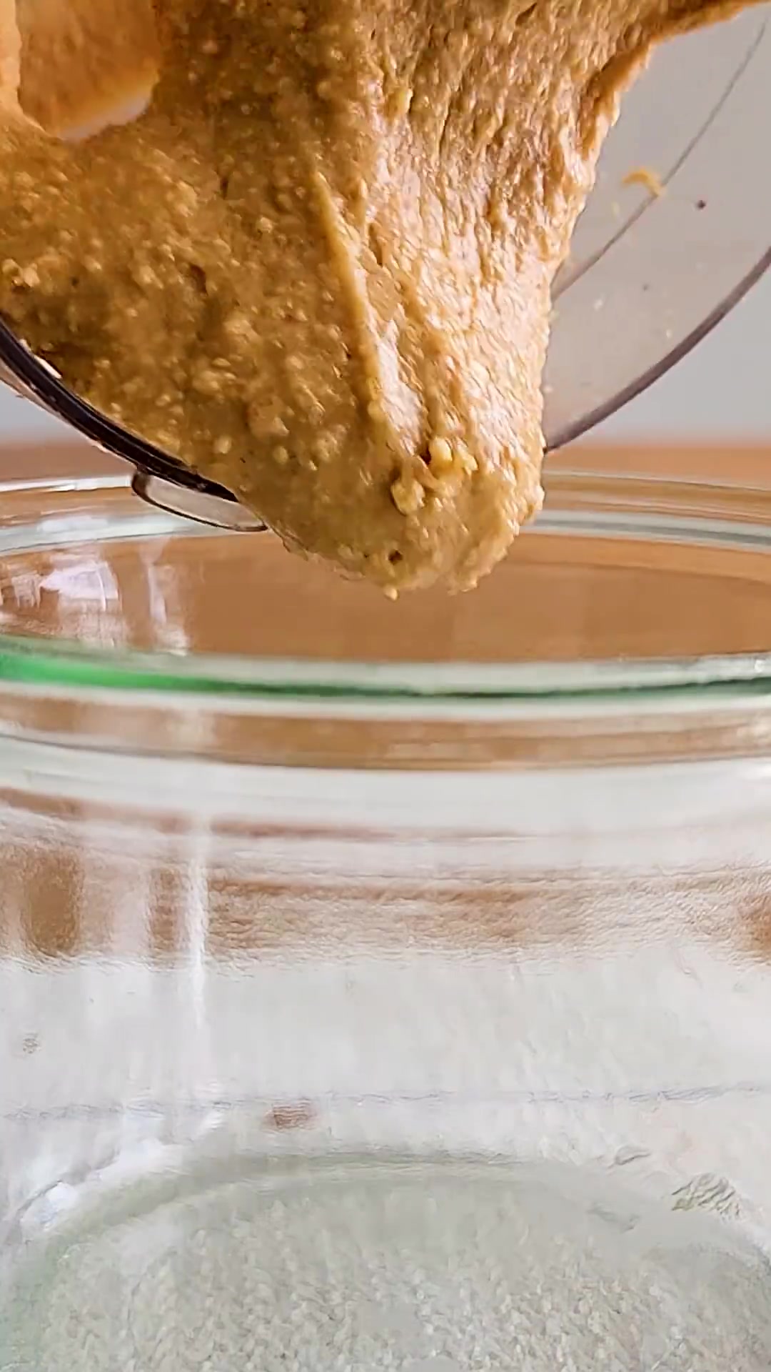 Homemade peanut butter without oil and sugar