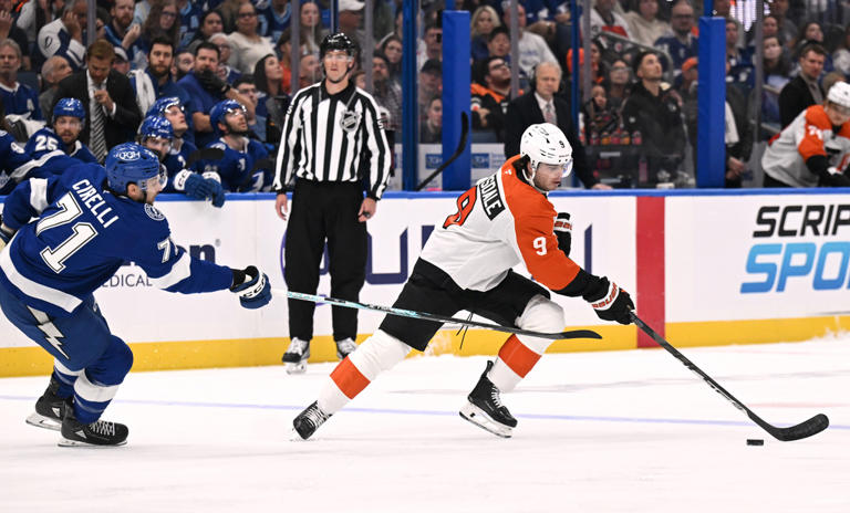 Lightning roll past the winless Flyers 4-1 as Vasilevskiy ties Andy ...