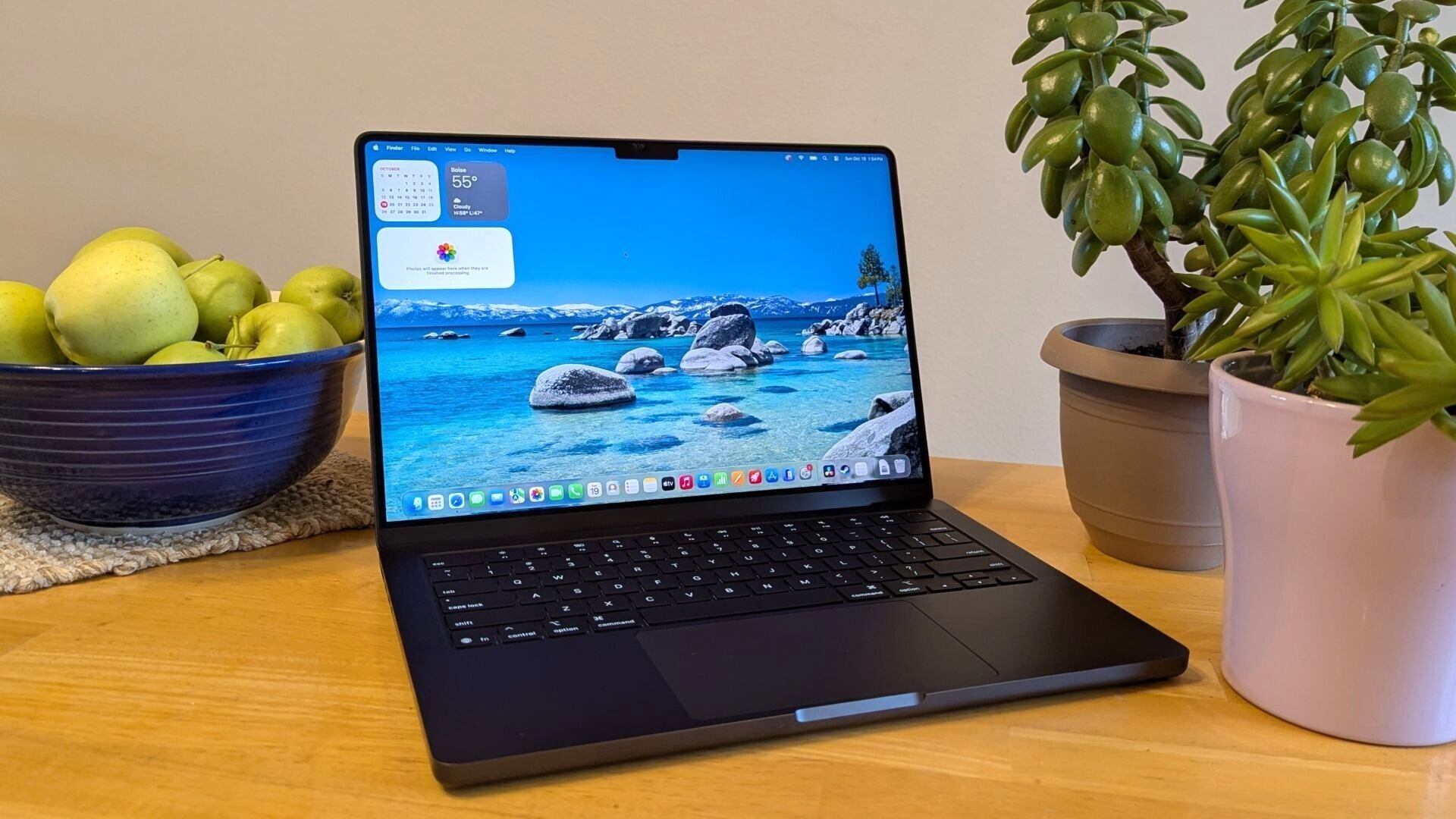 Your next MacBook Pro may be much lighter, even with its new touch screen