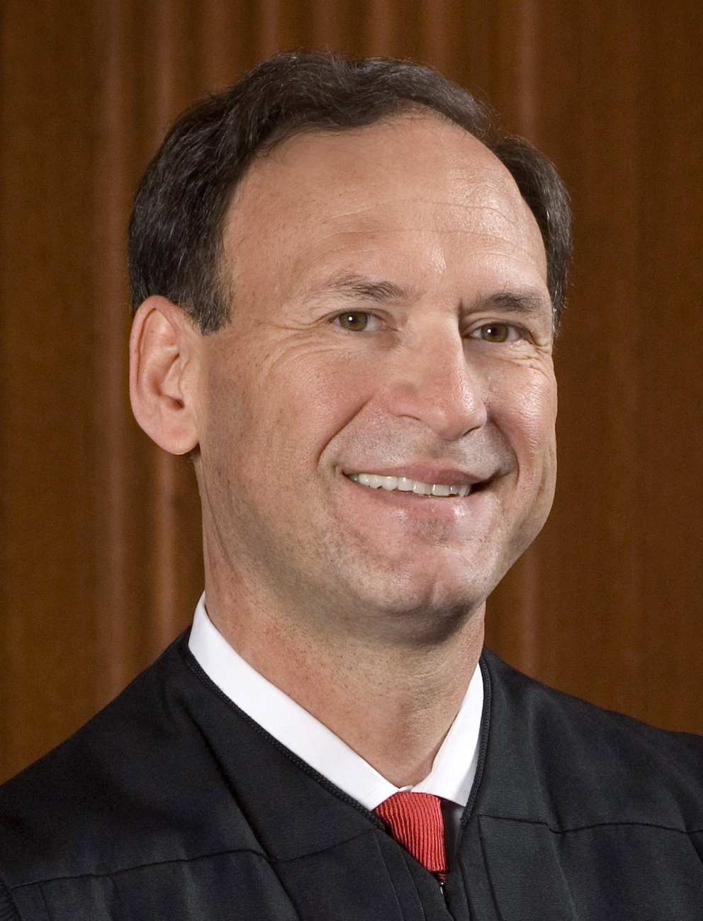 Alito’s climate-case recusal leaves Supreme Court facing tie risk