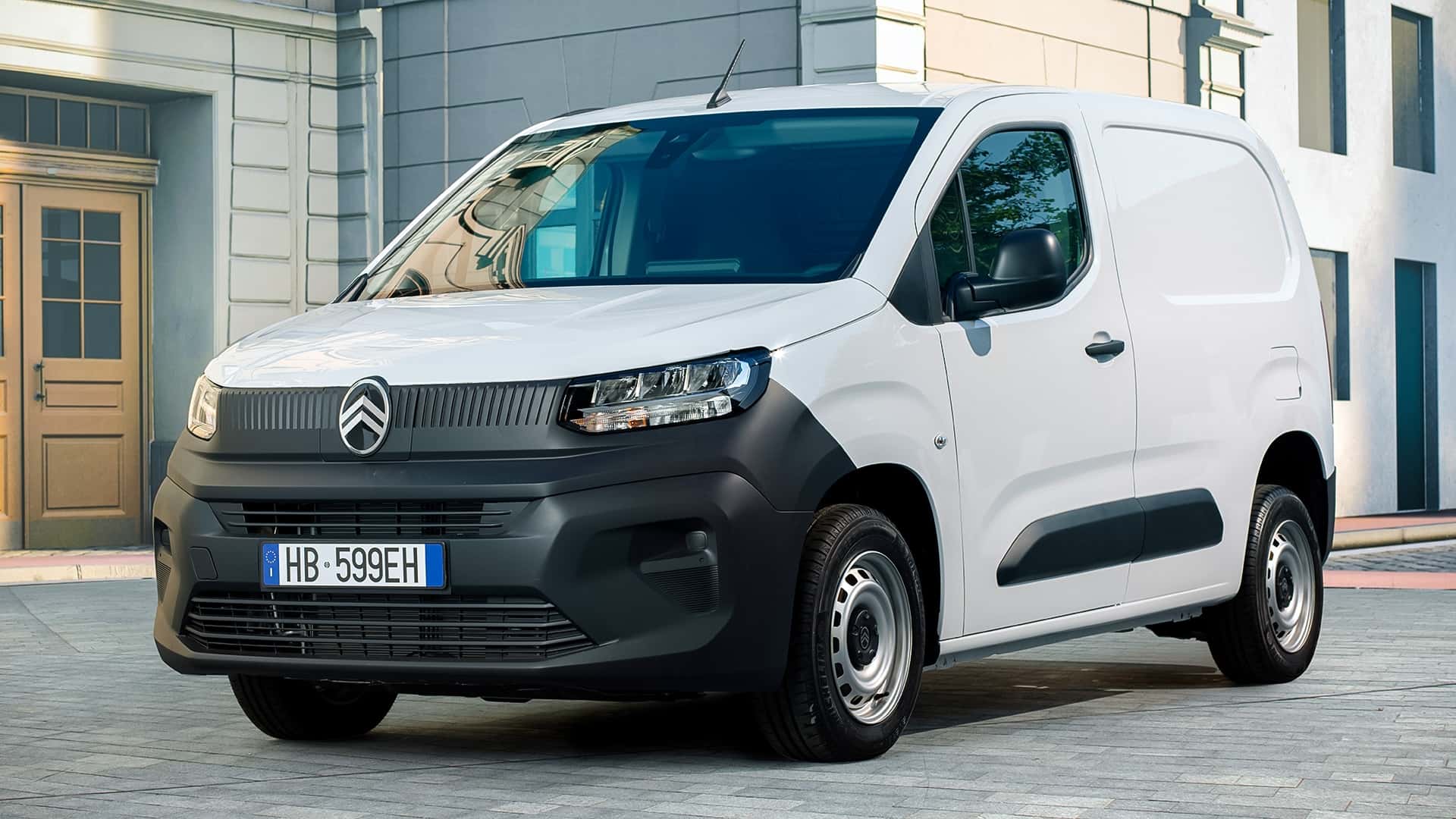 Peugeot Partner, Citroën Berlingo und Fiat Doblò: Neue Basis