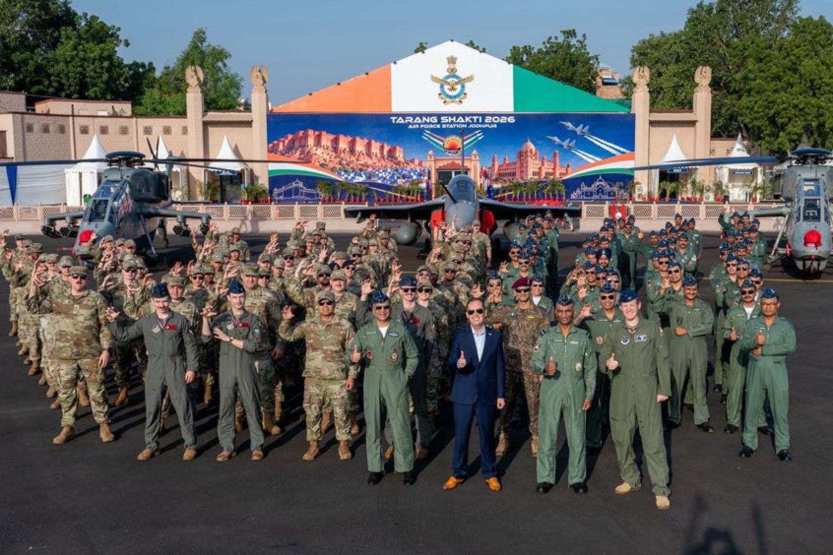 India sizes up US F-35 stealth jets in landmark first on home turf