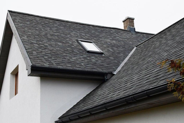 7 kelebihan atap aspal bitumen untuk rumah modern