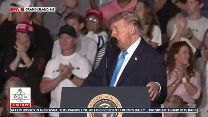 Confused Trump, 80, suffers string of mental slips onstage