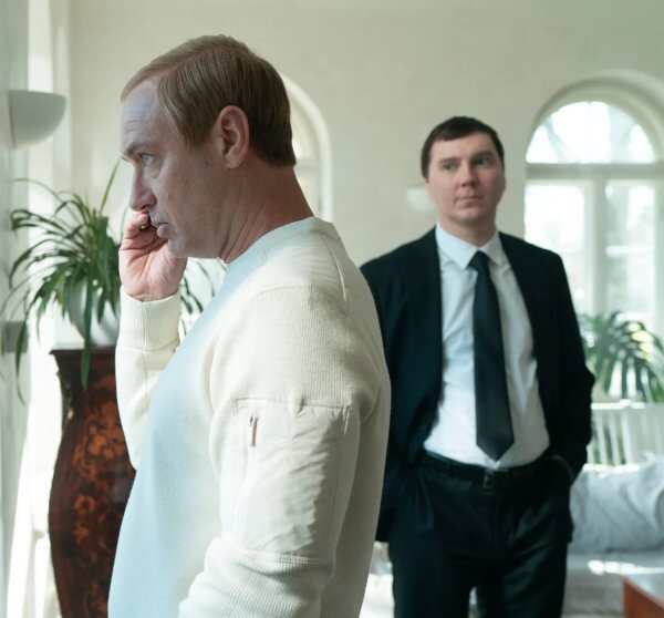 Olivier Assayas reveals how Jude Law prepped to play Vladimir Putin in ...