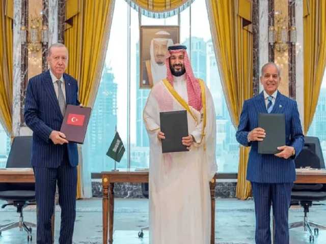 Pakistan and Turkey Deploy Troops to Saudi Arabia as Historic 'Mecca ...