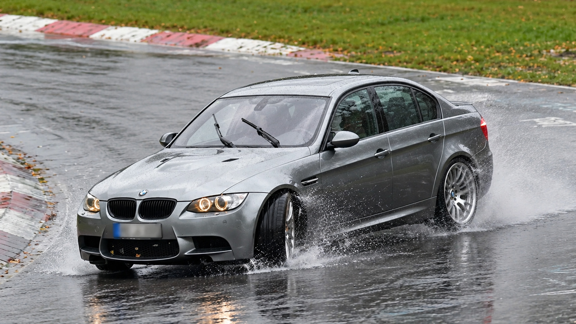These drivers learn the hard way how fast control disappears