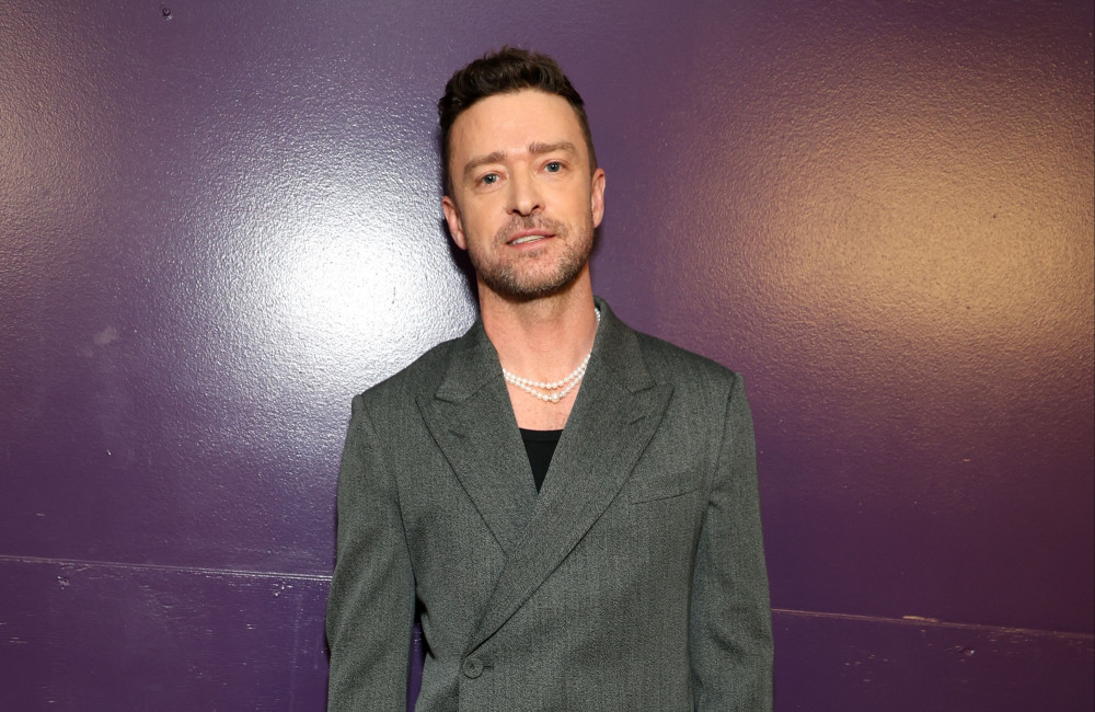 Pop star Justin Timberlake jokingly apologises for his beatboxing skills