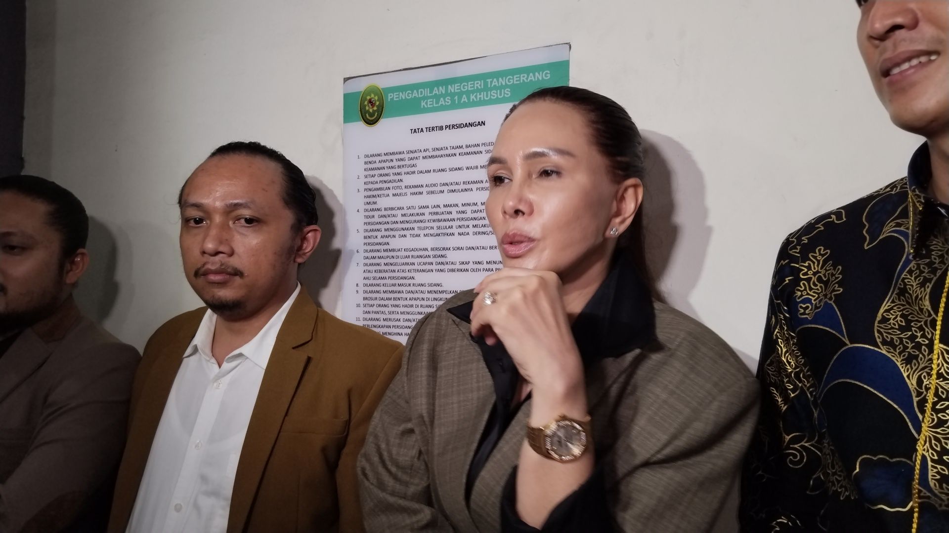 Tiga anak Andre Taulany hadir di pernikahan sang ayah dan Amanda Rigby ...