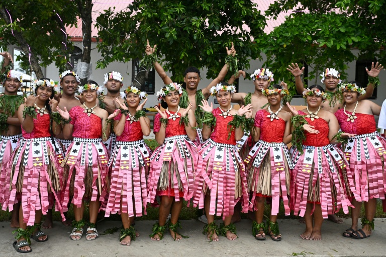 Leaders visit Pacific's Tuvalu on frontline of climate change