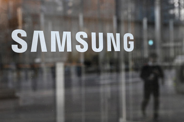 Samsung breaks silence on One UI 9.5 ahead of schedule, signals glass ...