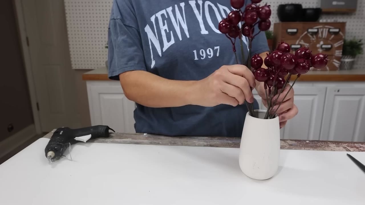 These cheap fall DIYs look surprisingly expensive and they’re made with ...