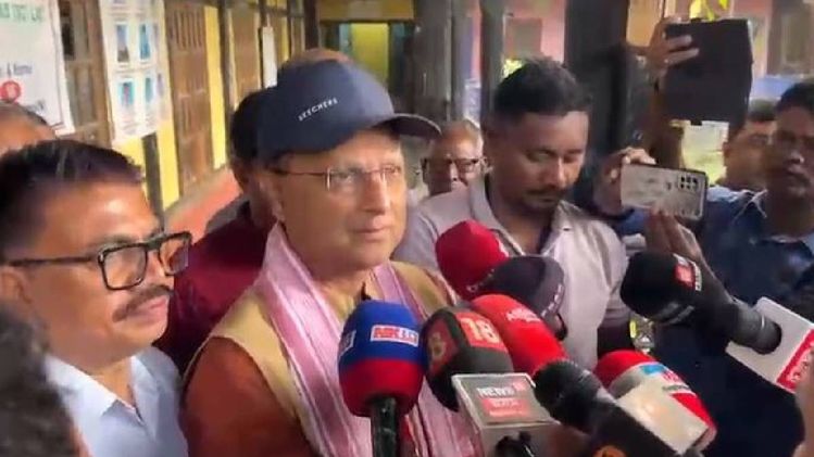 Nagaon Bypoll: BJP candidate Debashish Sharma casts vote, appeals ...