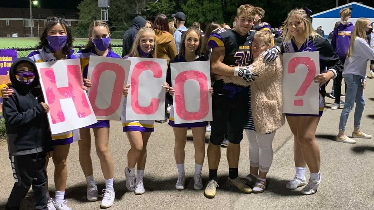 Brother surprises sister with special needs with homecoming invitation ...