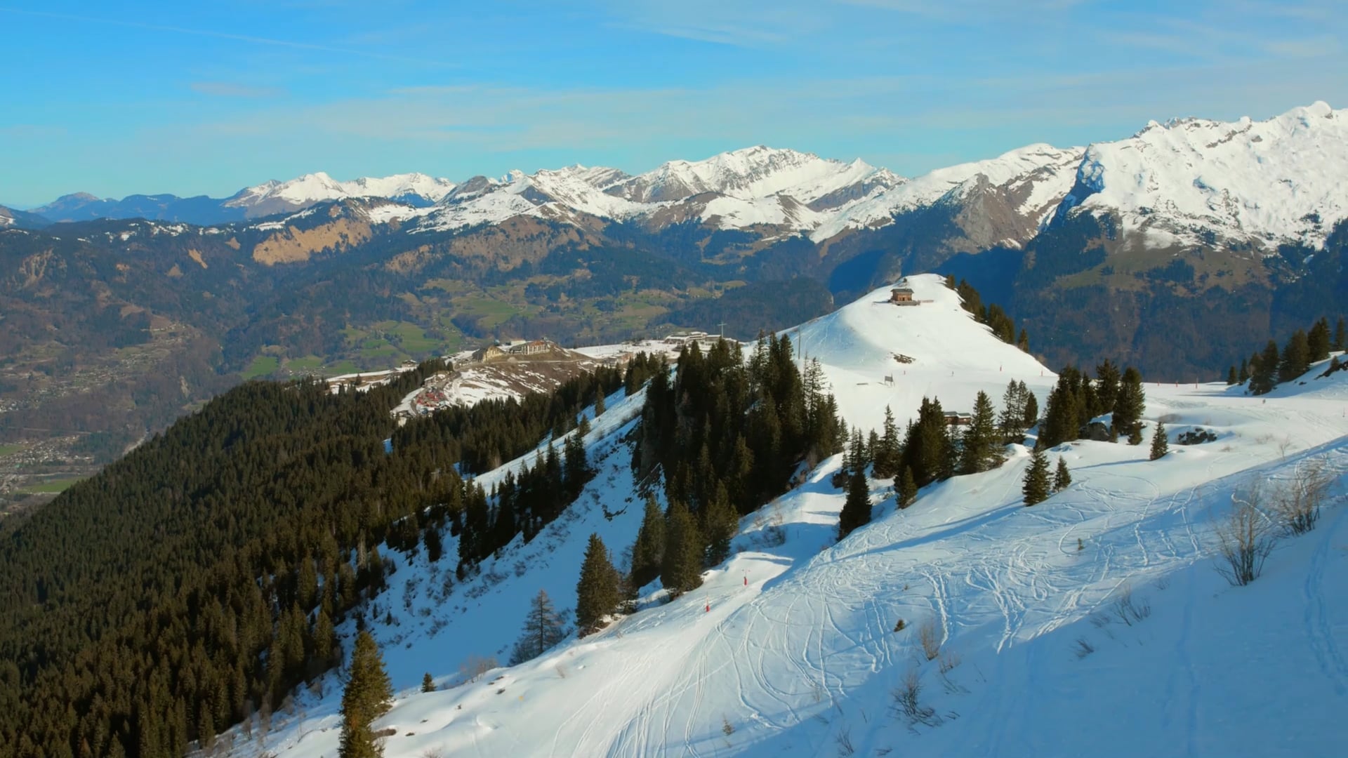 Les Aiguilles Rouges : vues aériennes du magnifique paysage des Alpes ...