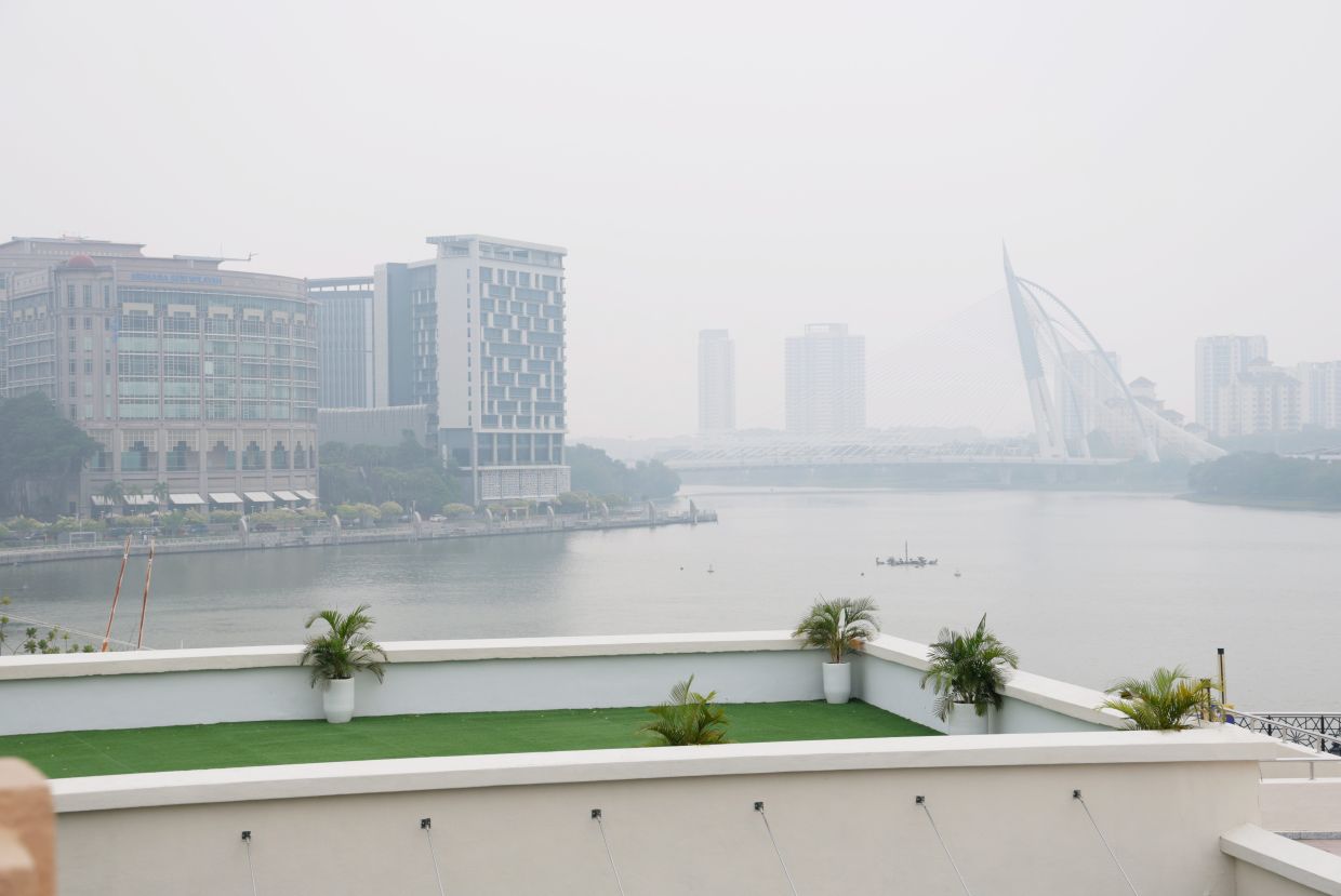 Cross-border haze expected to clear from Oct 9 as inter-monsoon period ...