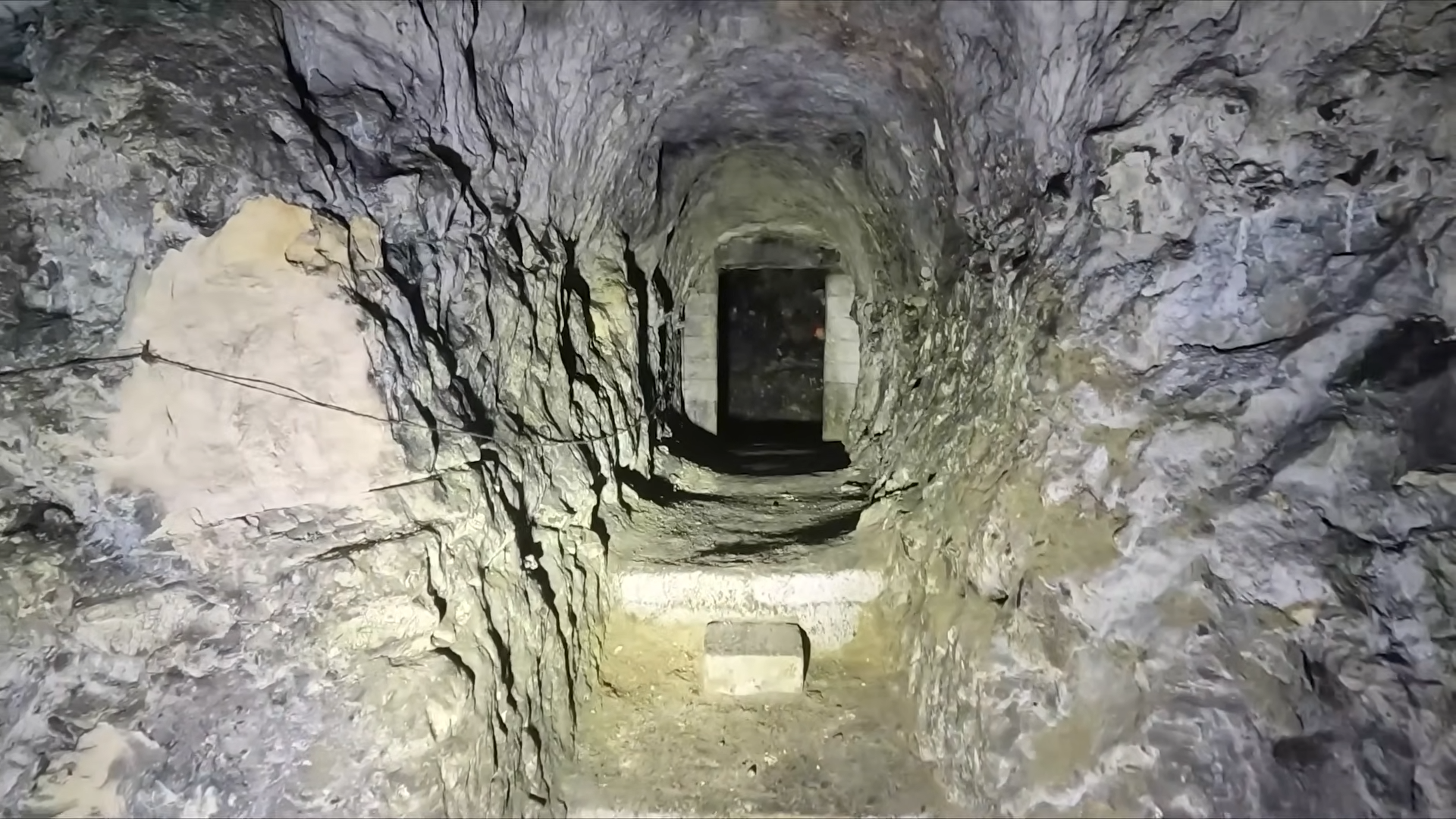 900 Meter tief in den Berg - was sie in dieser unterirdischen Nazi ...