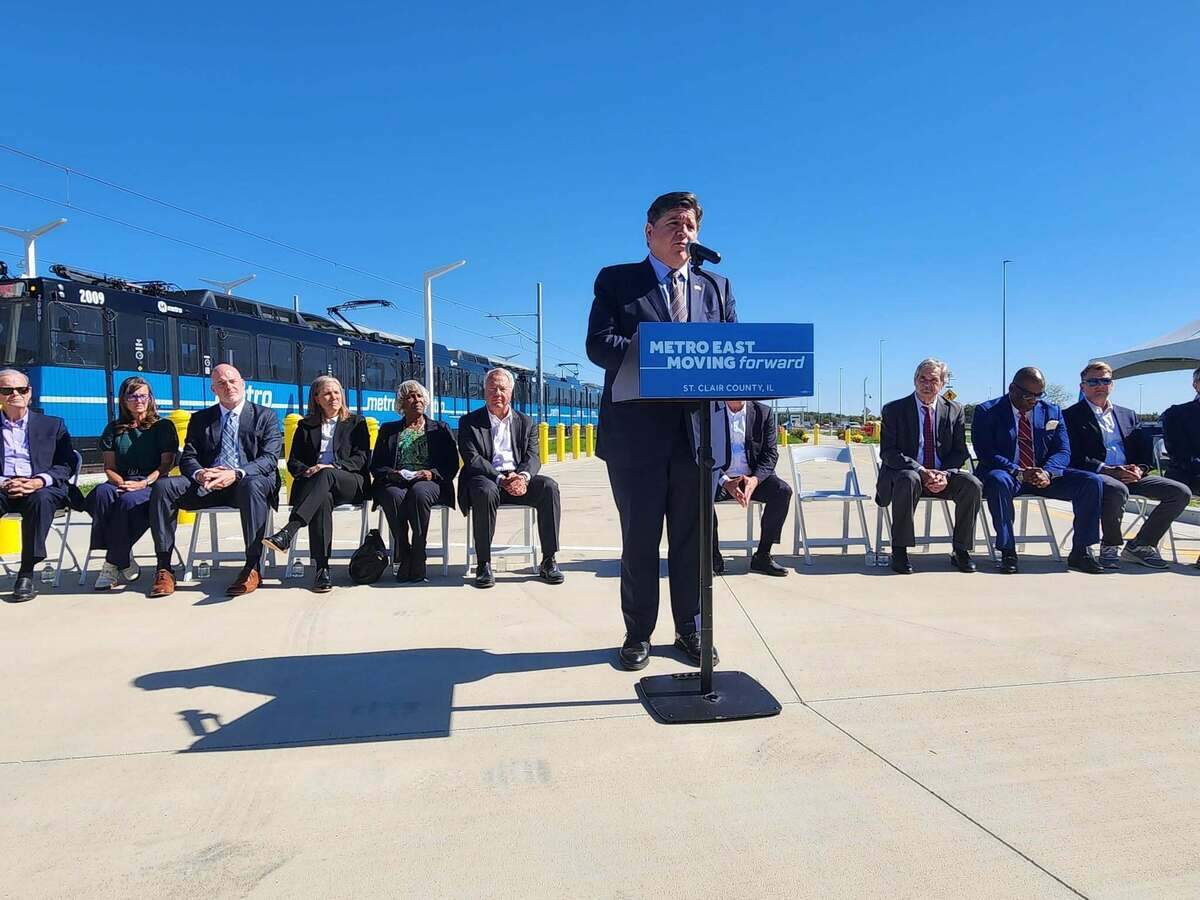 Completed $192 million extension connects MetroLink to Mid-America Airport