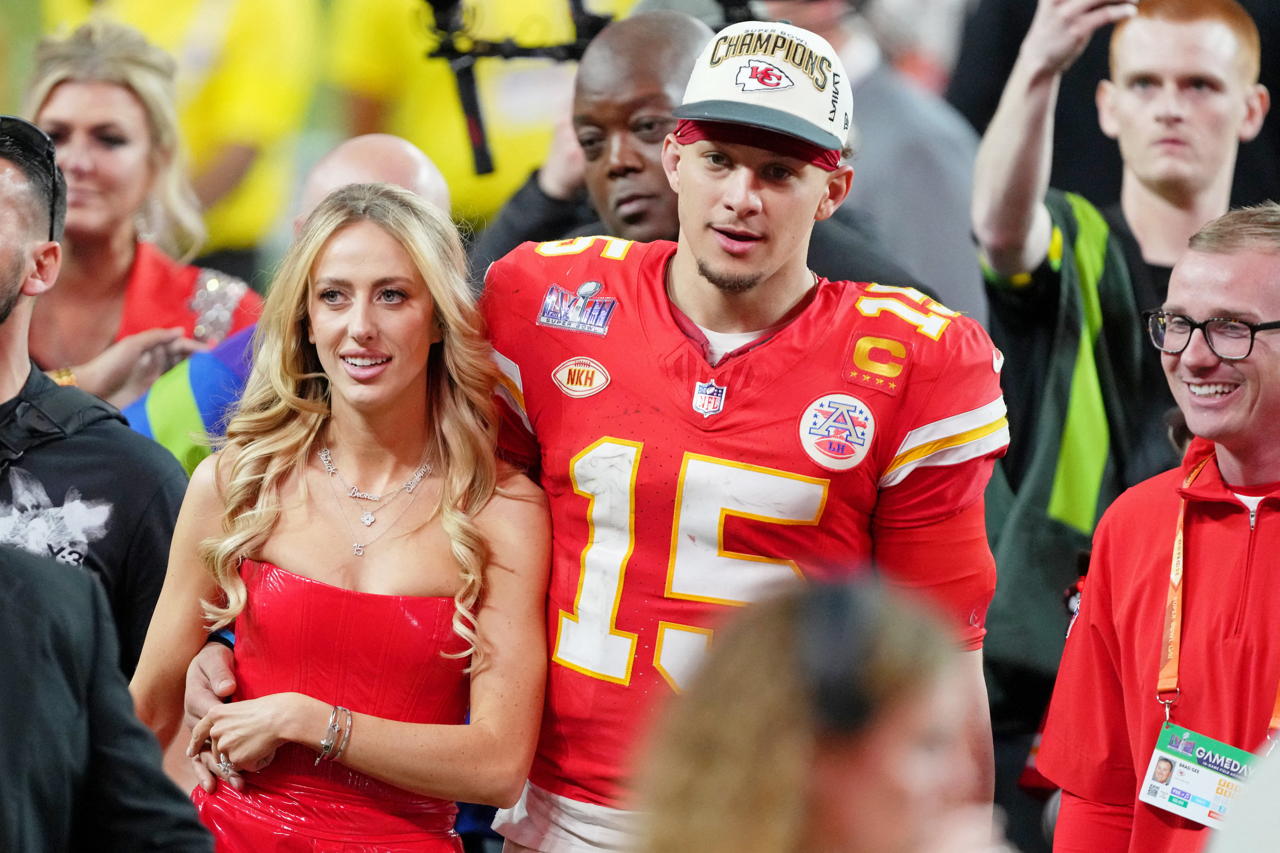 Chiefs QB Patrick Mahomes' wife, Brittany, mocks Raiders HC