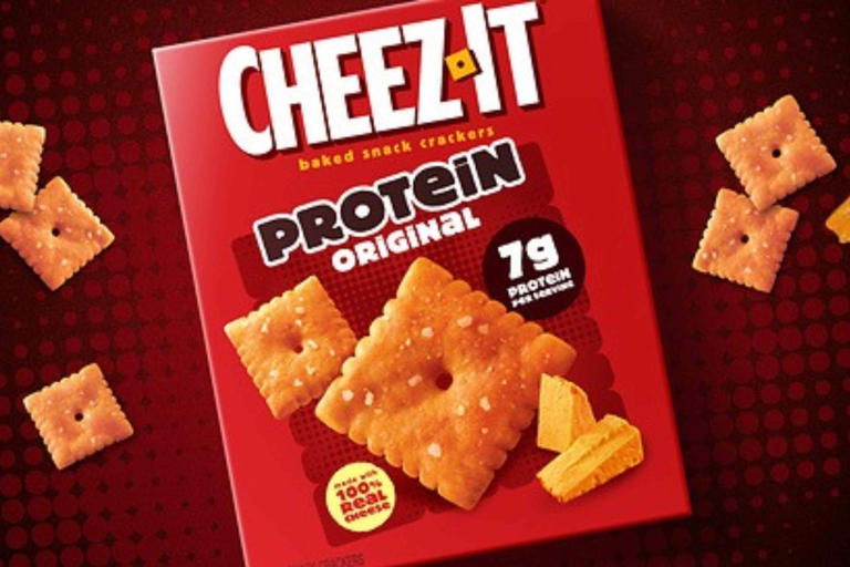Cheez-It's new crackers have more protein than an egg—3 dietitians ...