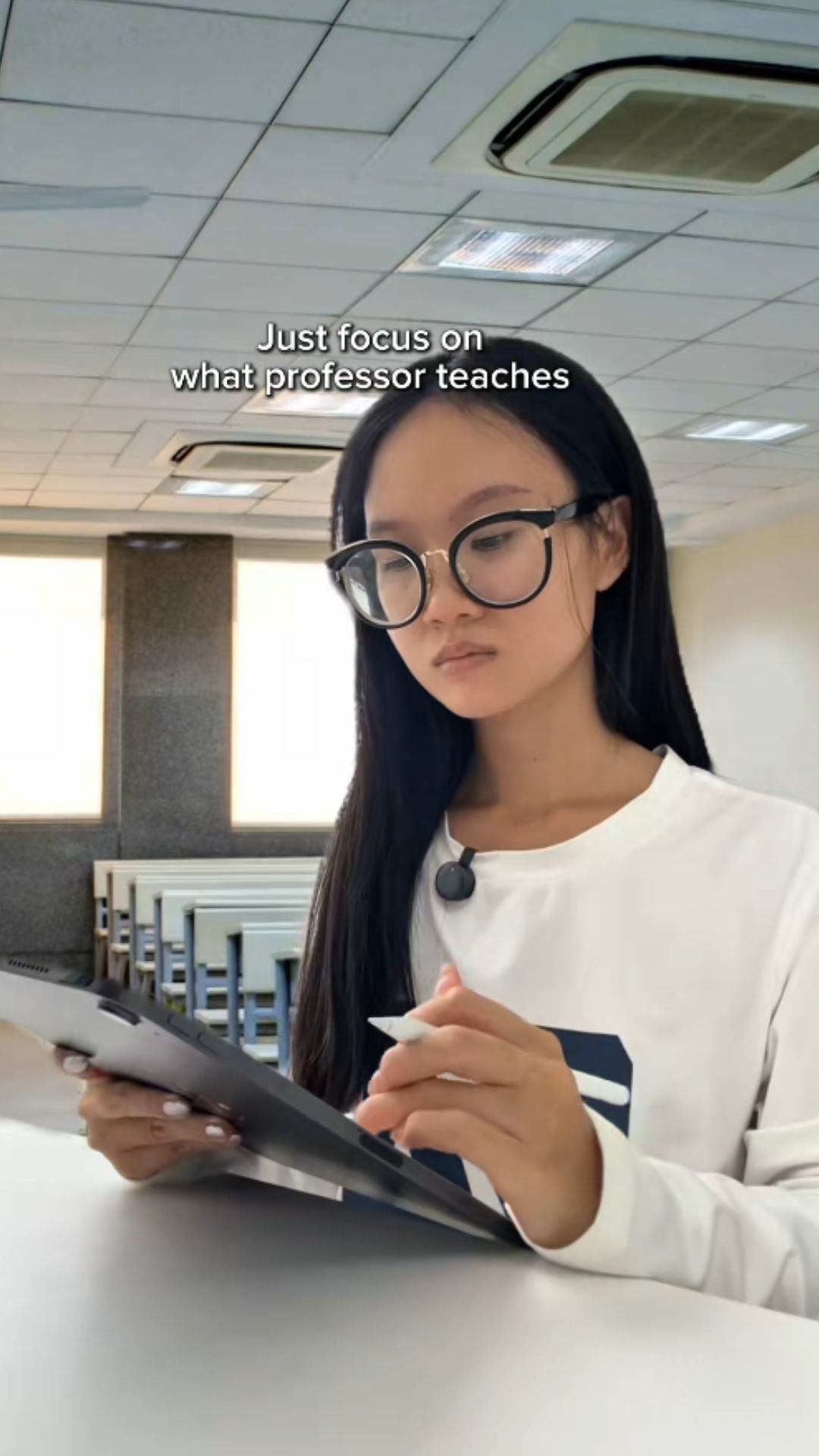 Recording class lectures with the Soundcore Work AI voice recorder