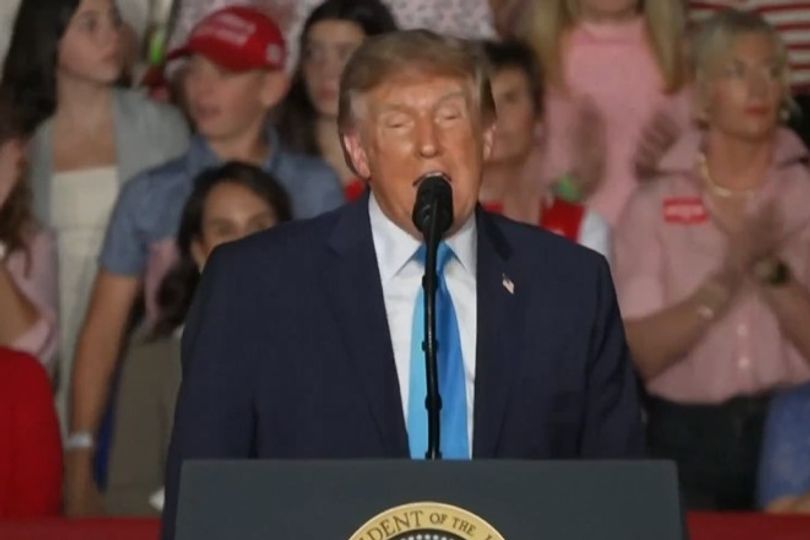 Donald Trump sparks health fears as he struggles to get his words out ...