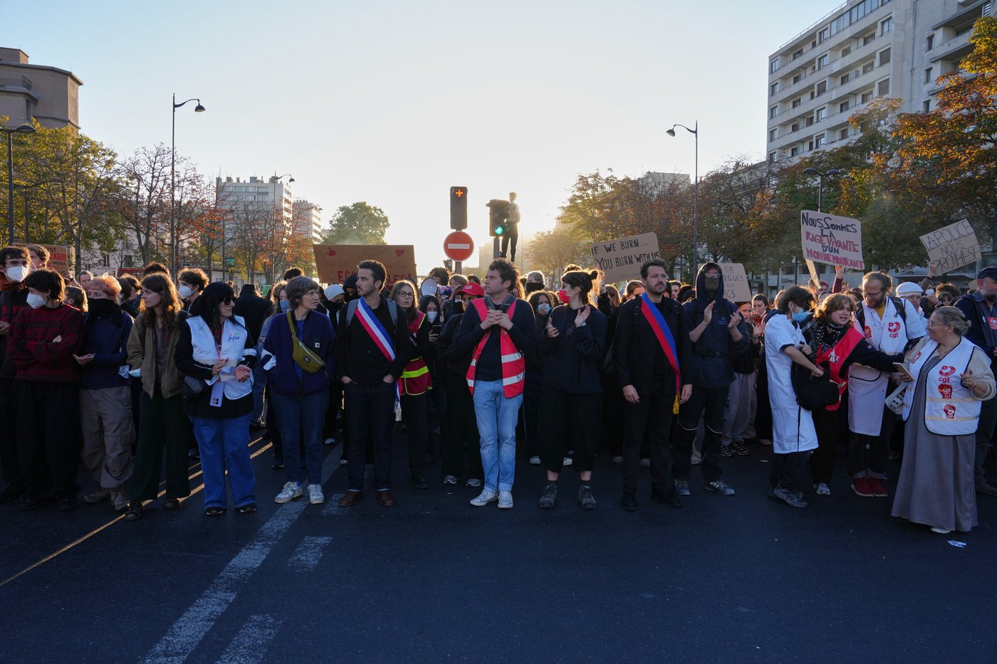 Protesting pupils blockade French high schools again, testing a ...