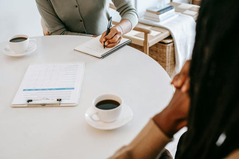 9 subtle signs of lower intelligence, according to psychology