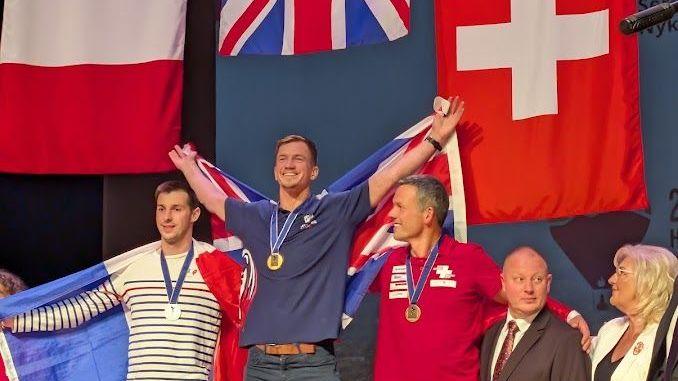 Hot air balloon pilot wins second world title