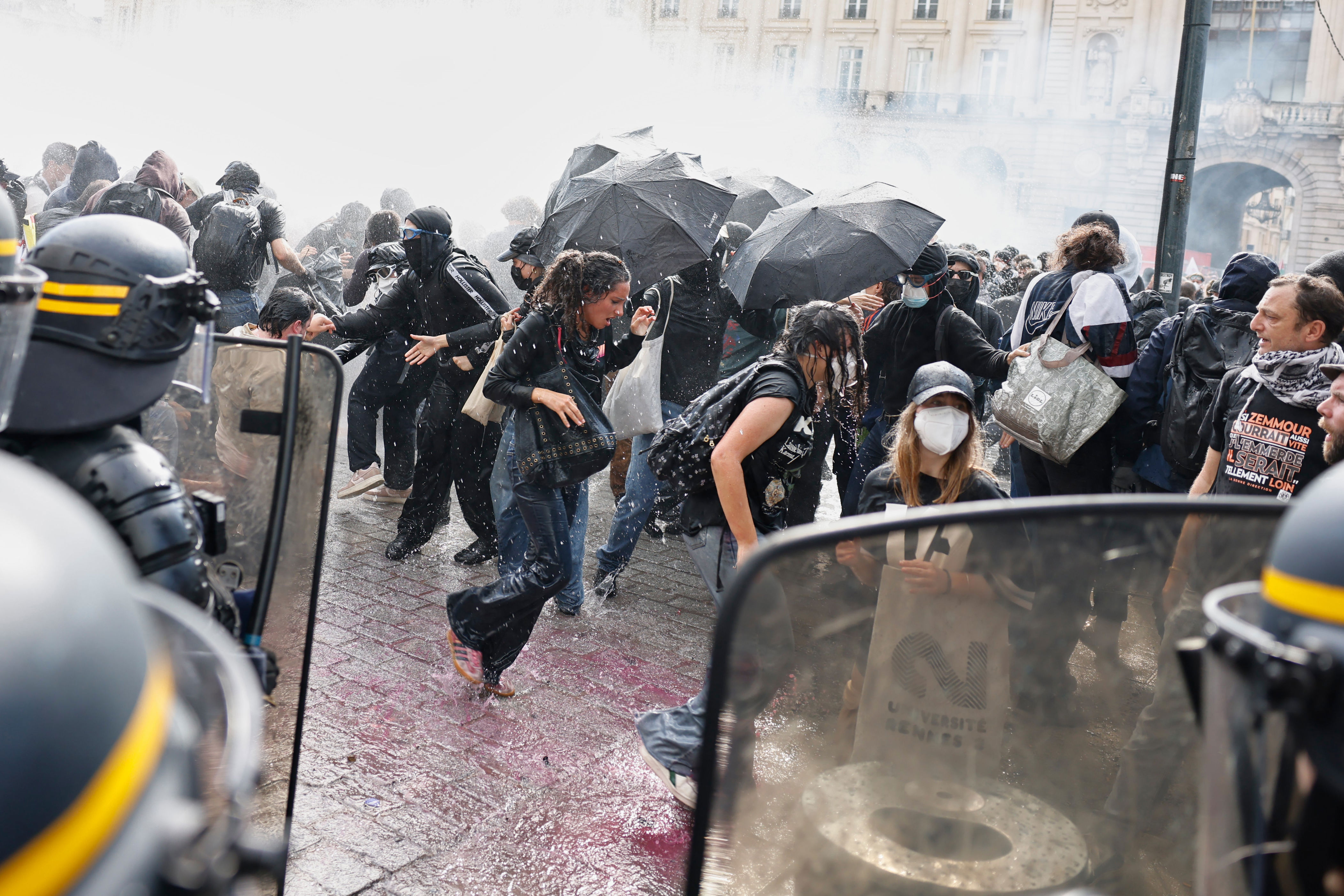Riot police clash with students as 260,000 protest in France