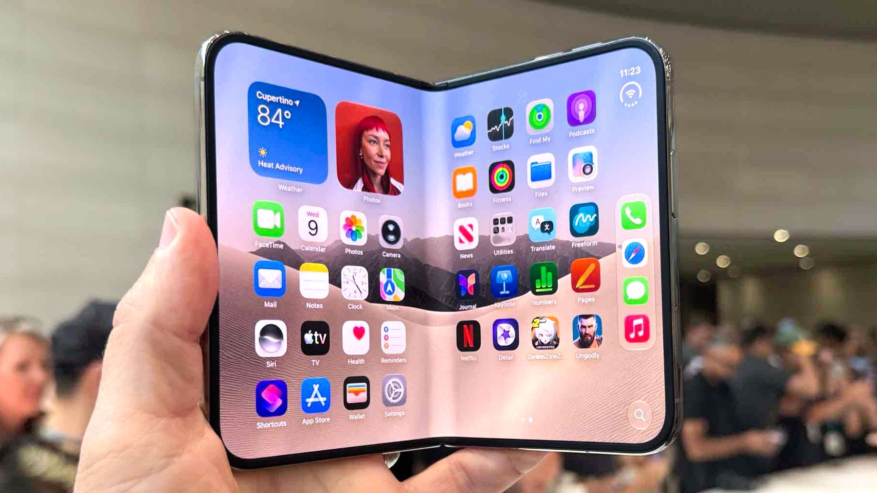 iPhone Duo has a secret cooling system hiding inside its hinge