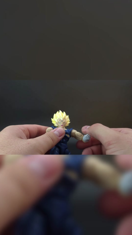 Majin Vegeta unboxing every accessory included and tested