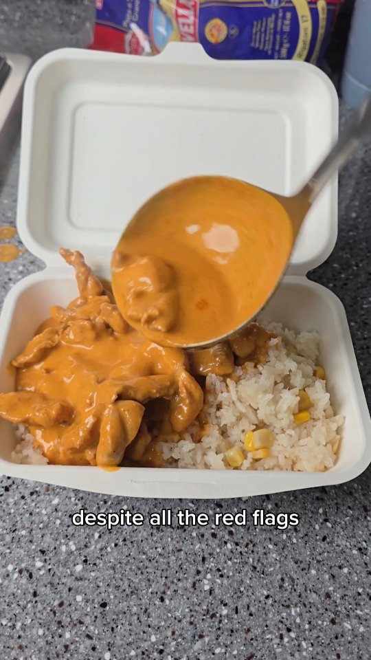 Korean attempts creamy chipotle chicken & Mexican-style rice
