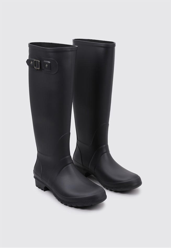 4 botas y botines perfectos para días de lluvia que están triunfando en ...