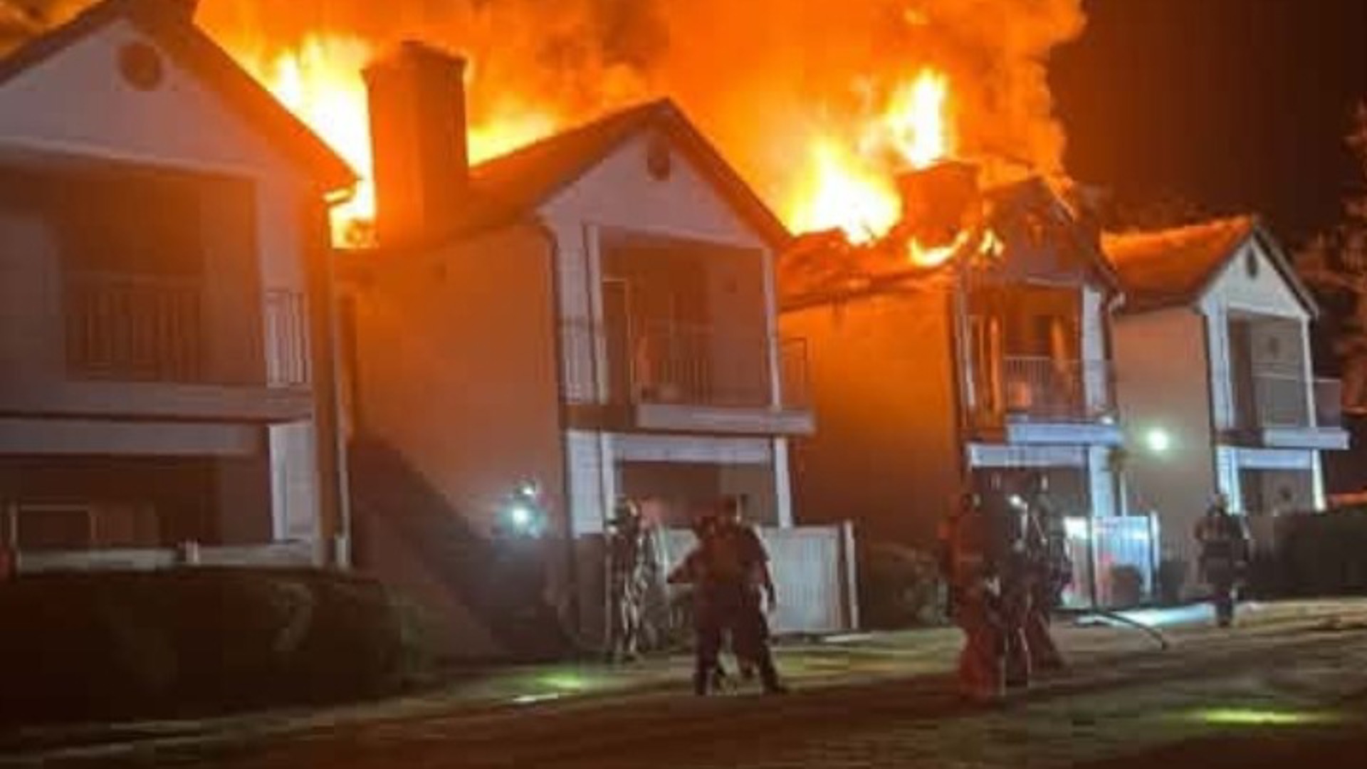 Fire tears through Huntsville apartment complex; 16 units damaged