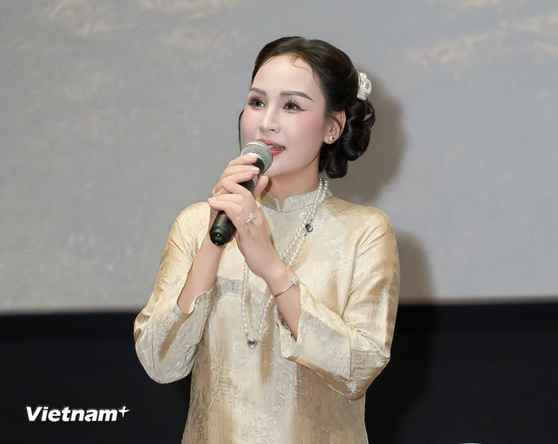 Đặng Ngọc Anh mừng Ngày Giải phóng Thủ đô bằng dự án âm nhạc 'Gửi mùa thu ở lại'