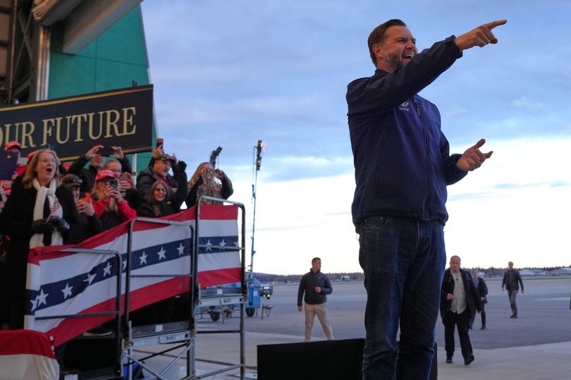 JD Vance humiliated as couch heckler brutally interrupts key campaign rally
