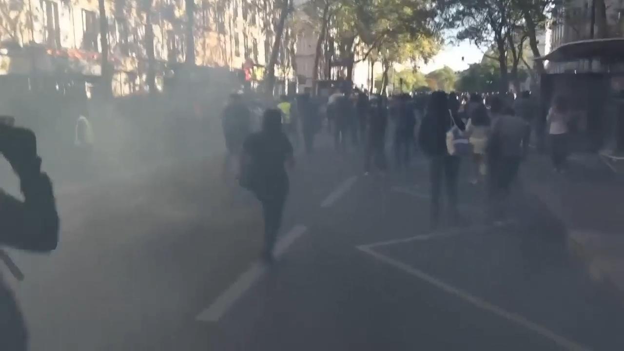 Protesting pupils blockade French high schools again, testing Macron's ...