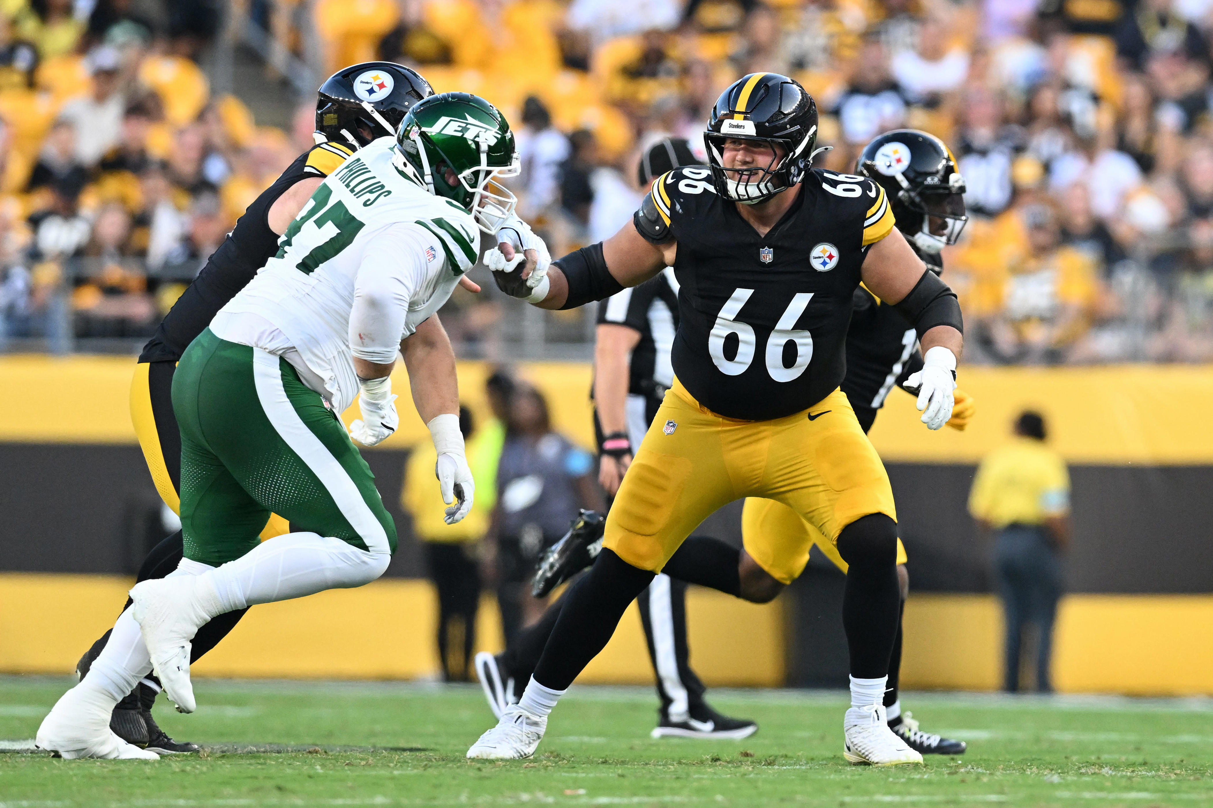 How opposing defenses are using gap stunts to beat Mason McCormick