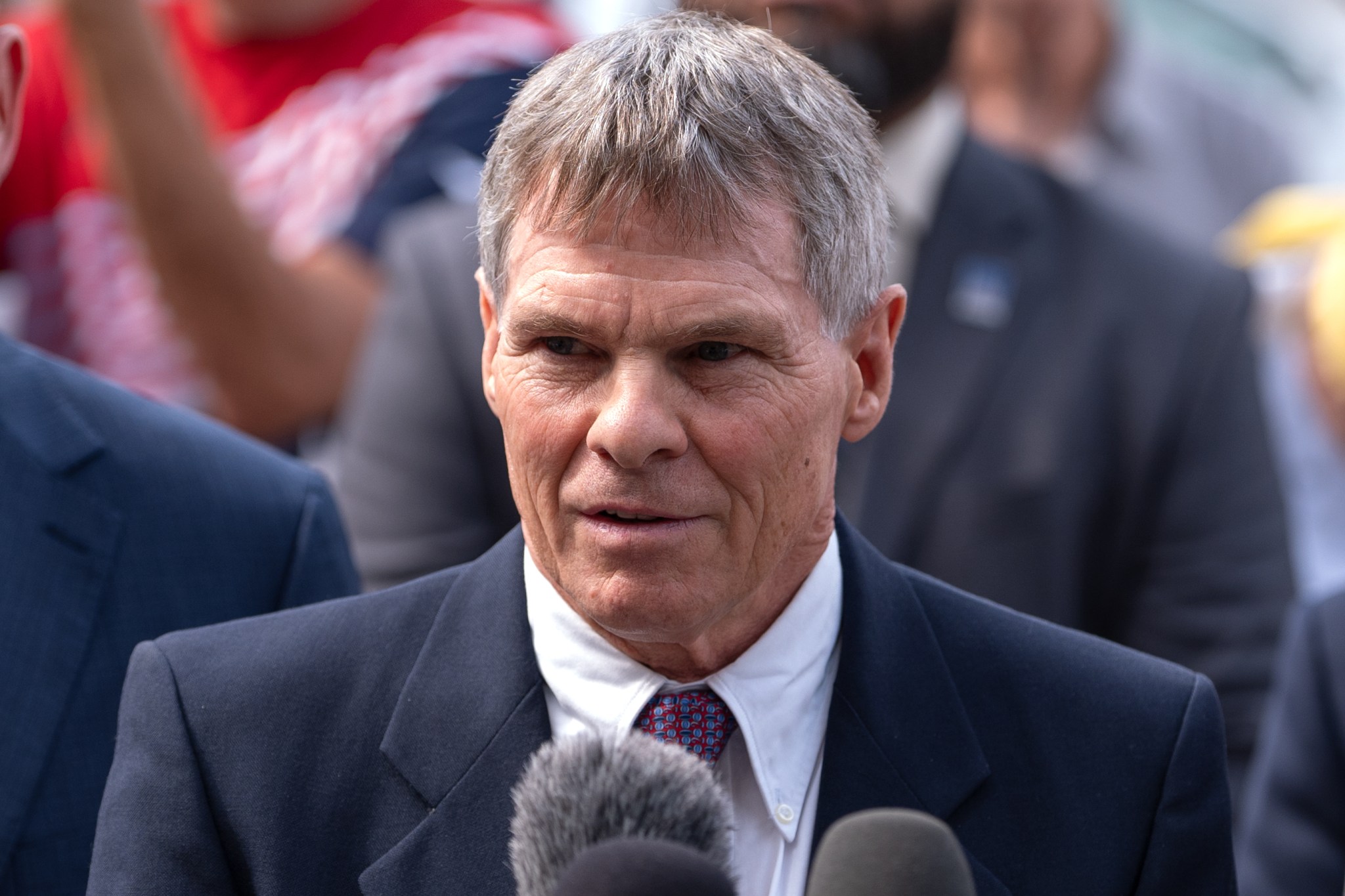 Ex-Olympian pushes watchdog probe after Reflecting Pool charges dropped
